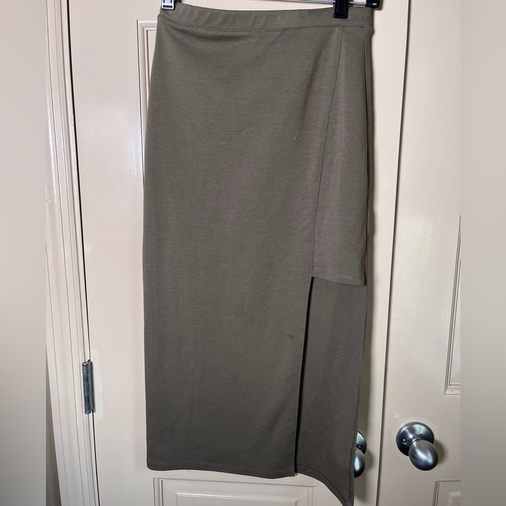 “Byguess” skirt